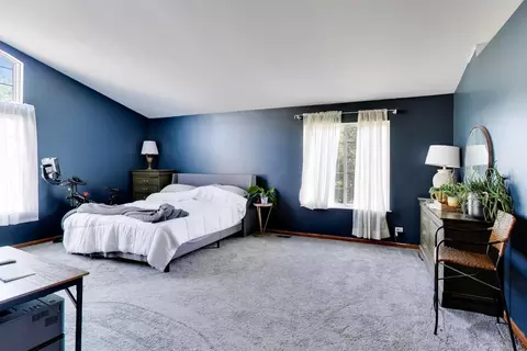 Bedroom - 1669 Montclair Dr, Elgin, IL 60123 photo 2 of 8