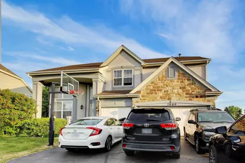 Exterior - 1669 Montclair Dr, Elgin, IL 60123 photo 2 of 7