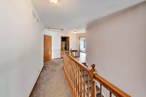 Entry Way - 1669 Montclair Dr, Elgin, IL 60123 photo 4 of 5