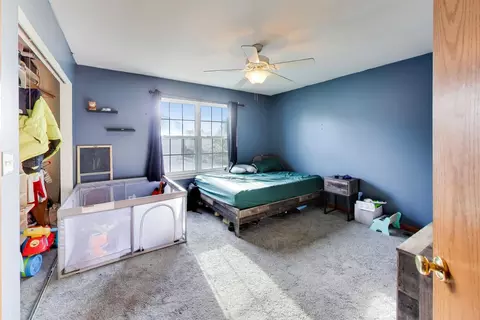 Bedroom - 1669 Montclair Dr, Elgin, IL 60123 photo 5 of 8