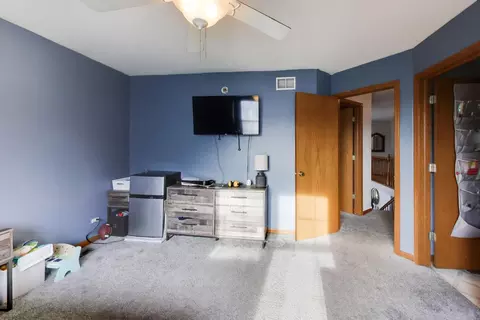 Bedroom - 1669 Montclair Dr, Elgin, IL 60123 photo 6 of 8