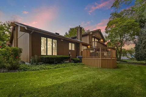 Exterior - 1905 Salem Rd, Elgin, IL 60123 photo 5 of 7