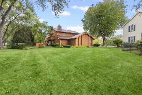 Exterior - 1905 Salem Rd, Elgin, IL 60123 photo 4 of 7
