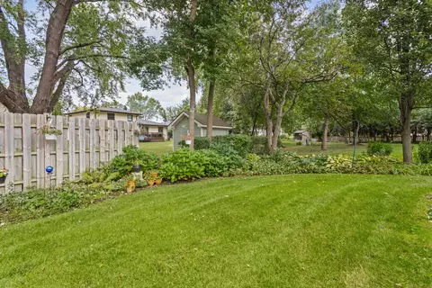 Exterior - 1905 Salem Rd, Elgin, IL 60123 photo 2 of 7