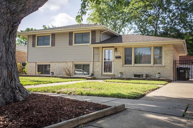 10435 Barnard Dr, Chicago Ridge, IL 60415