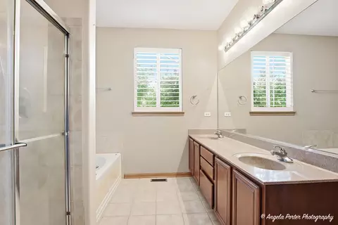 Bath - 4119 Jay St, Johnsburg, IL 60051 photo 1 of 3