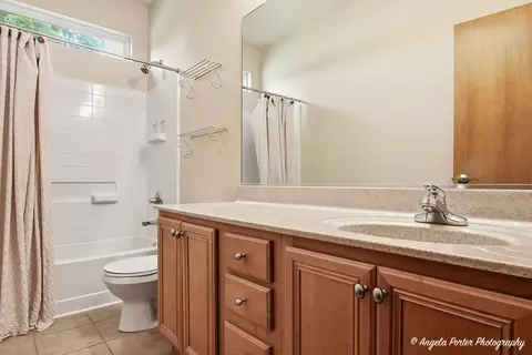 Bath - 4119 Jay St, Johnsburg, IL 60051 photo 2 of 3