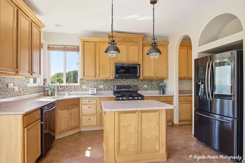 Kitchen - 4119 Jay St, Johnsburg, IL 60051 photo 2 of 4
