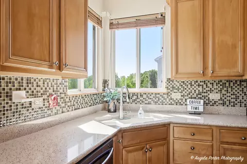 Kitchen - 4119 Jay St, Johnsburg, IL 60051 photo 3 of 4