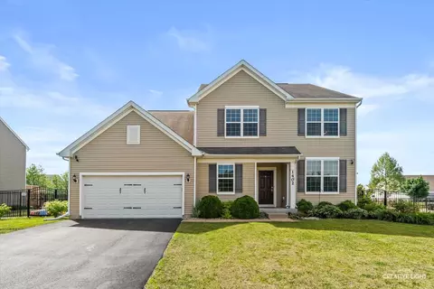 1402 Ruby Dr, Yorkville, IL 60560