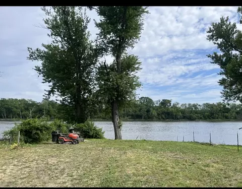 10314 Silver Creek Rd, Rockford, IL 61102