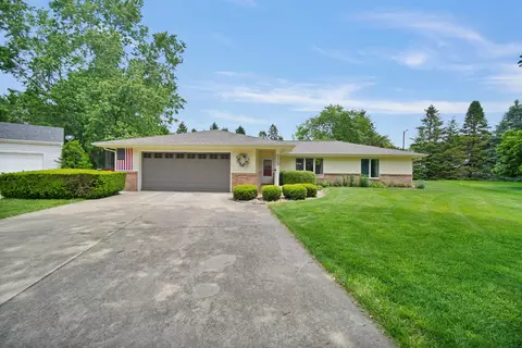 2418 N Nottingham Ct, Champaign, IL 61821