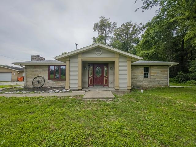 4657 Bridgeport Rd, Bridgeport, IL 62417
