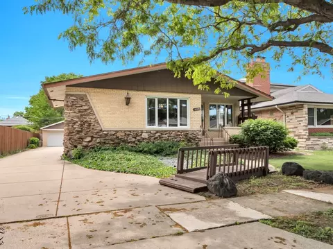 10208 S Saint Louis Ave, Evergreen Park, IL 60805