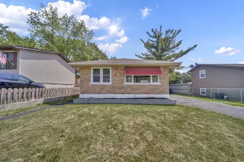 1219 Woodridge St, Round Lake Beach, IL 60073
