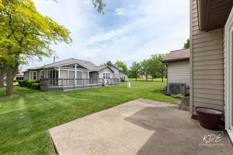 Exterior - 21255 Silktree Cir, Plainfield, IL 60544 photo 3 of 11