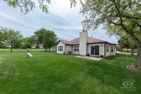 Exterior - 21255 Silktree Cir, Plainfield, IL 60544 photo 5 of 11