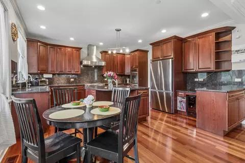 Kitchen - 822 E Prairie Ave, Des Plaines, IL 60016 photo 1 of 3