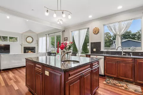 Kitchen - 822 E Prairie Ave, Des Plaines, IL 60016 photo 3 of 3