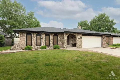 7737 Cashew Dr, Orland Park, IL 60462