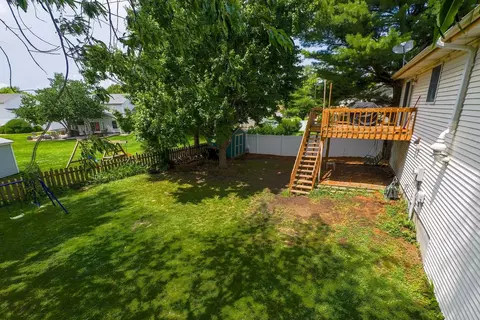 Exterior - 301 Bentley Dr, Normal, IL 61761 photo 2 of 9