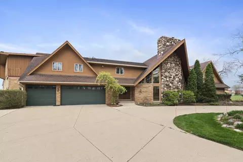 607 Berkshire Ct, Downers Grove, IL 60516