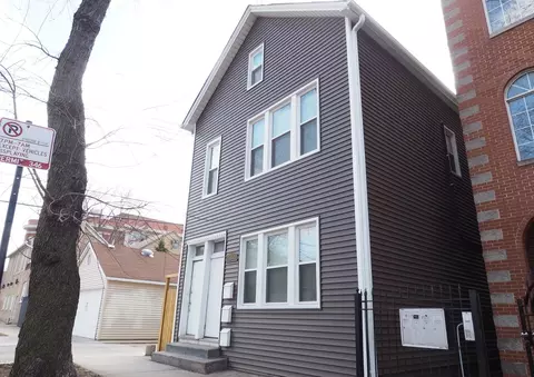 2115 W Wellington Ave, Chicago, IL 60618
