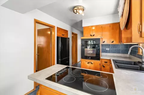 Kitchen - 3437 W 84th Pl, Chicago, IL 60652 photo 2 of 4