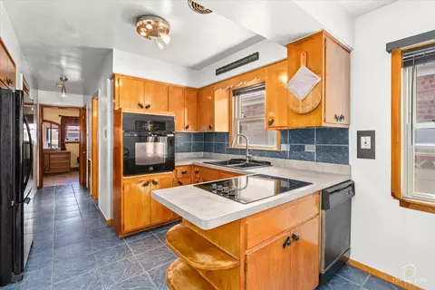Kitchen - 3437 W 84th Pl, Chicago, IL 60652 photo 1 of 4