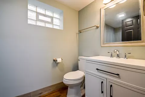 Bath - 1237 E 95th St, Chicago, IL 60628 photo 2 of 3