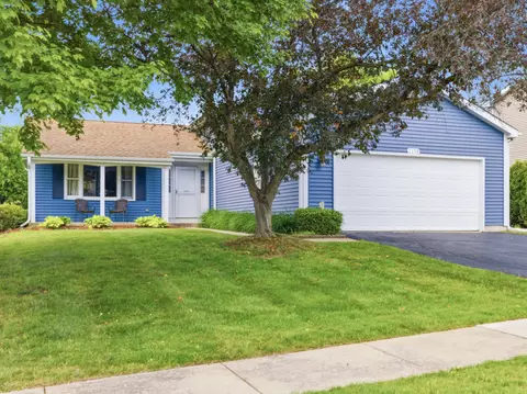 1158 Pinetree Ln, Bartlett, IL 60103