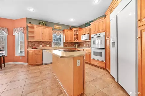 Kitchen - 3068 E 1879th Rd, Ottawa, IL 61350 photo 2 of 3