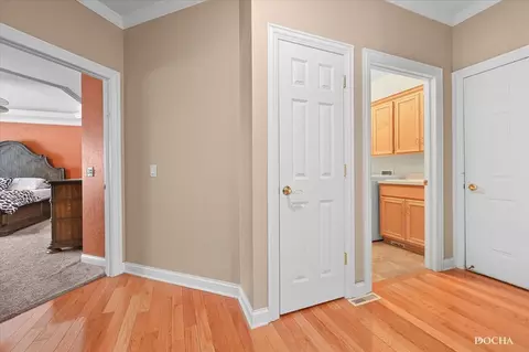 Entry Way - 3068 E 1879th Rd, Ottawa, IL 61350 photo 4 of 8