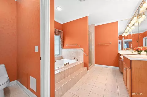 Bath - 3068 E 1879th Rd, Ottawa, IL 61350 photo 1 of 7