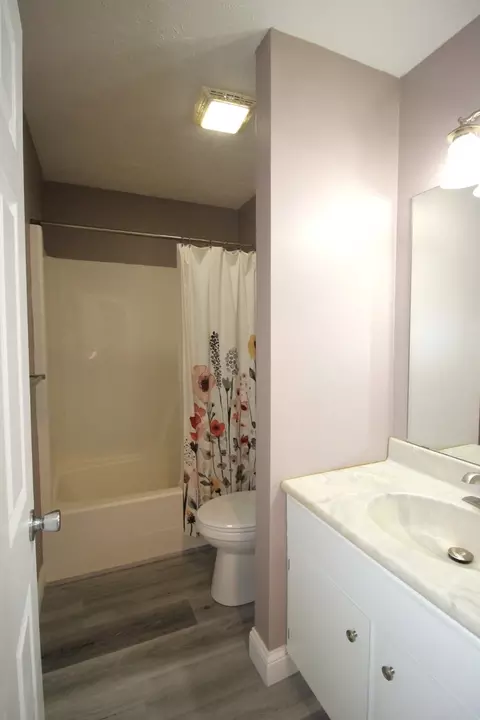 Bath - 1702 Rockingham Dr #4, Normal, IL 61761 photo 2 of 4