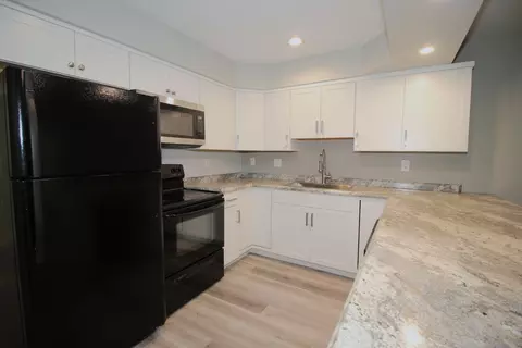 Kitchen - 1702 Rockingham Dr #4, Normal, IL 61761 photo 2 of 4