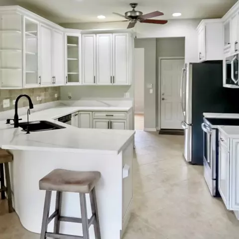 Kitchen - 1627 Tyler Trl, Mchenry, IL 60051 photo 1 of 4