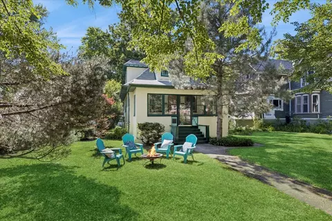 2716 Woodbine Ave, Evanston, IL 60201