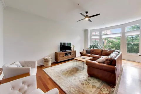 Living - 131 Dawson Dr, Elgin, IL 60120 photo 1 of 5