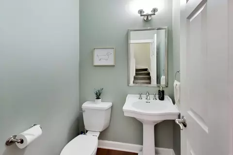 Bath - 131 Dawson Dr, Elgin, IL 60120 photo 1 of 5