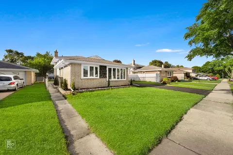 6224 W 91st St, Oak Lawn, IL 60453