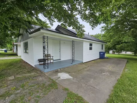 911 S 25th St, Mount Vernon, IL 62864