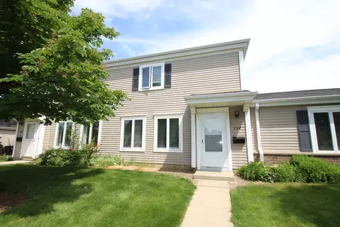 728 E Old Willow Rd #104B, Prospect Heights, IL 60070