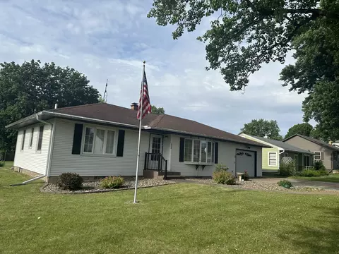 1723 E Lawn, Savanna, IL 61074
