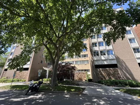 151 N Kenilworth Ave #4G, Oak Park, IL 60301