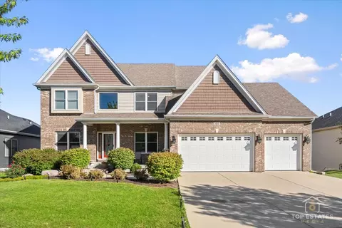 385 Andover Dr, Oswego, IL 60543