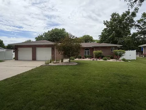1804 Bruce St, Morris, IL 60450