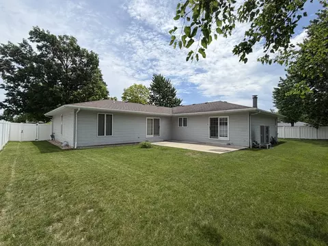Exterior - 1804 Bruce St, Morris, IL 60450 photo 3 of 4