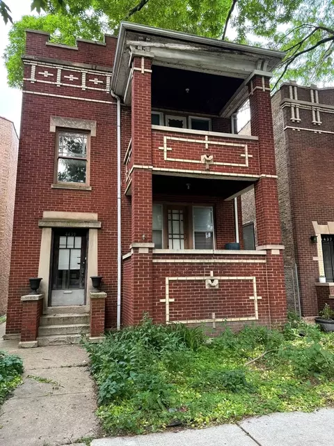 4439 N Whipple St, Chicago, IL 60625