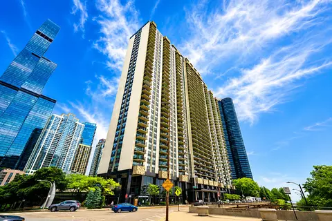 400 E Randolph St #1304, Chicago, IL 60601